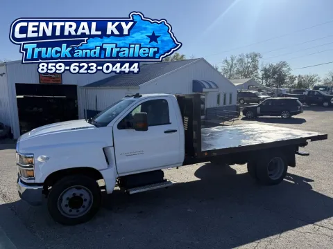 White 2019 Chevrolet Silverado 6500HD WT FLAT BED for sale in Richmond, KY
