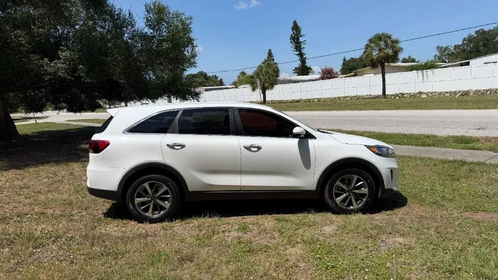 2020 Kia Sorento LX - Photo 6