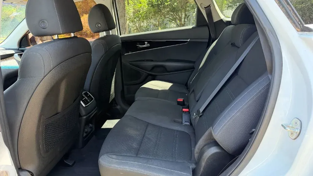 2020 Kia Sorento LX - Photo 10