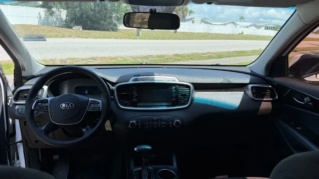 2020 Kia Sorento LX - Photo 11