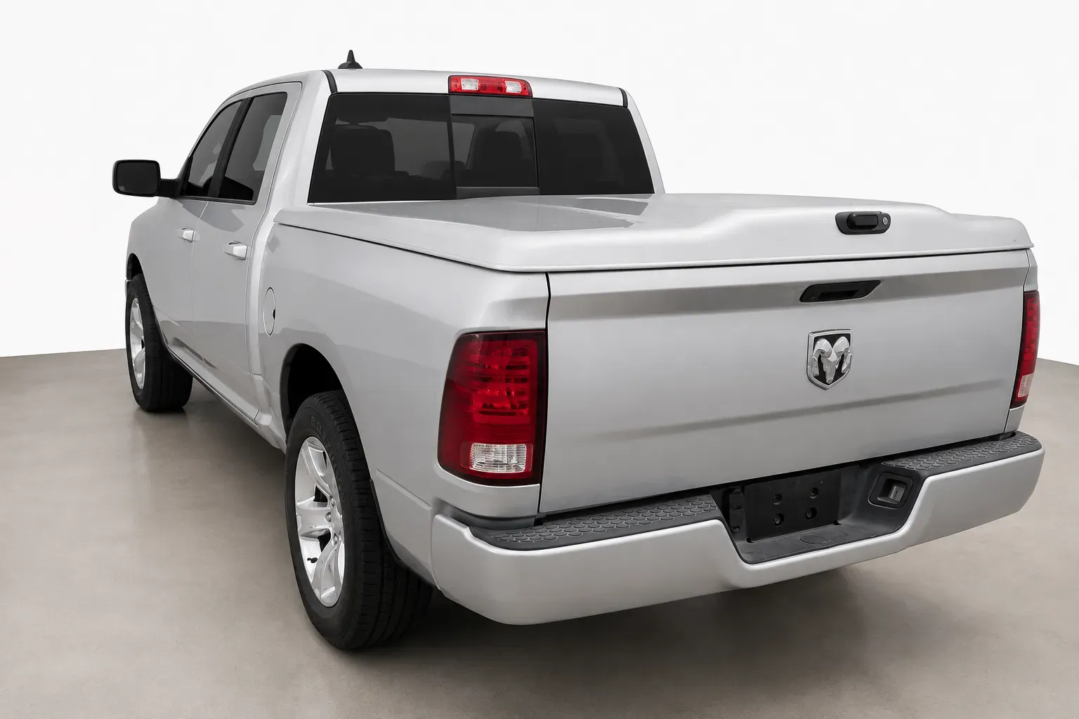 2015 RAM Ram 1500 Pickup Sport - Photo 2