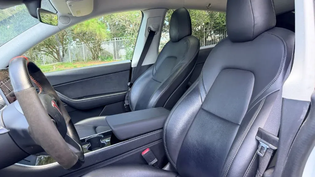 2020 Tesla Model Y Long Range - Photo 11