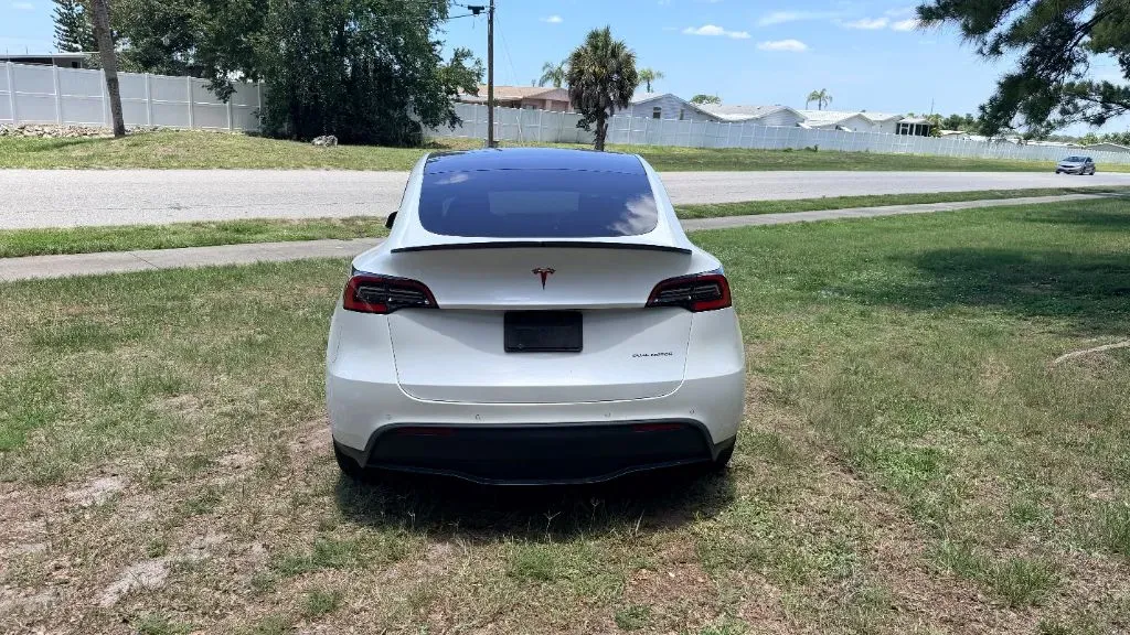 2020 Tesla Model Y Long Range - Photo 4