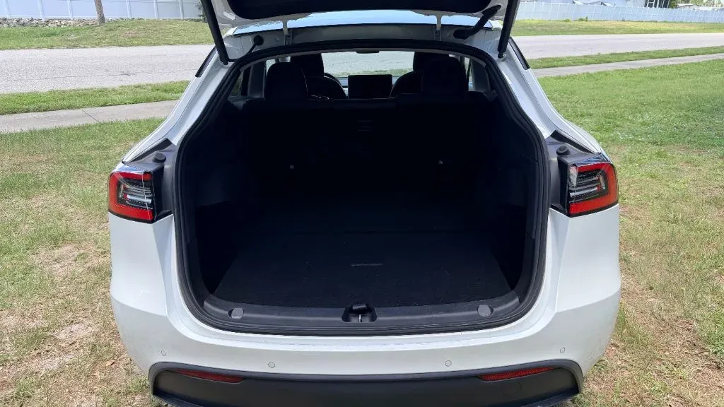 2020 Tesla Model Y Long Range - Photo 9