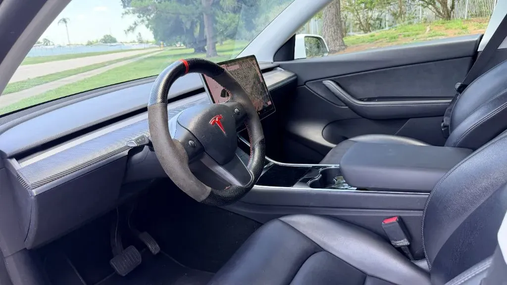 2020 Tesla Model Y Long Range - Photo 10