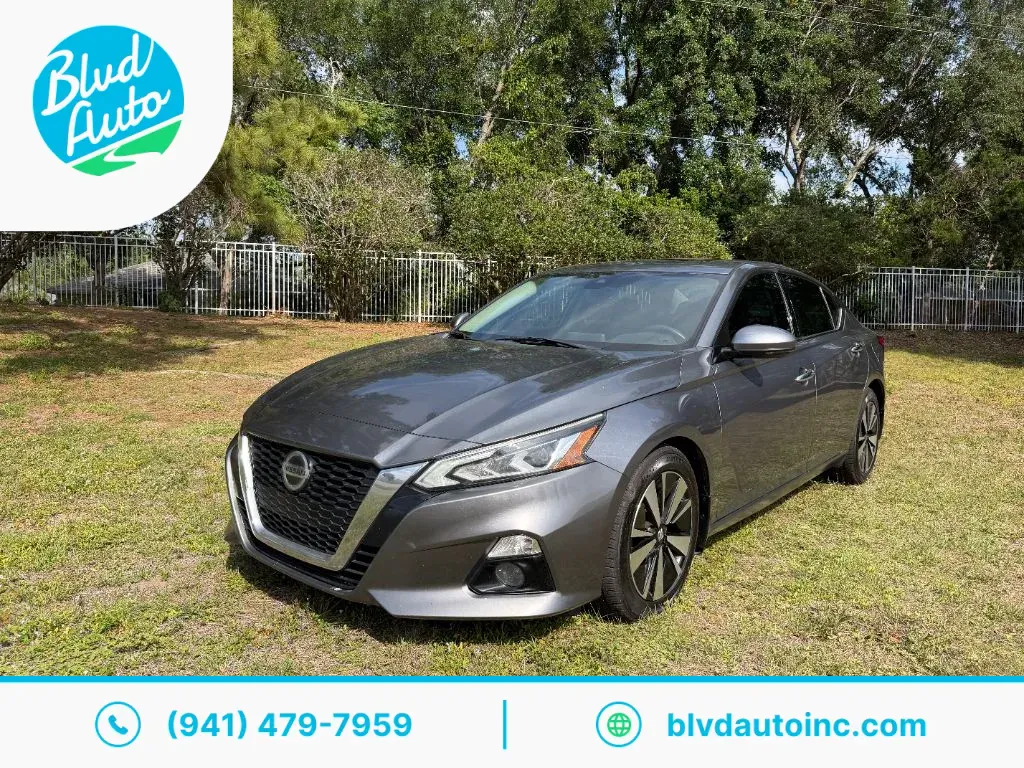 Gray 2019 Nissan Altima SV for sale in Bradenton, FL