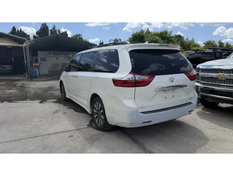 More photos of 2018 Toyota Sienna Limited Premium 7-Passenger at BLVD Auto Inc, FL