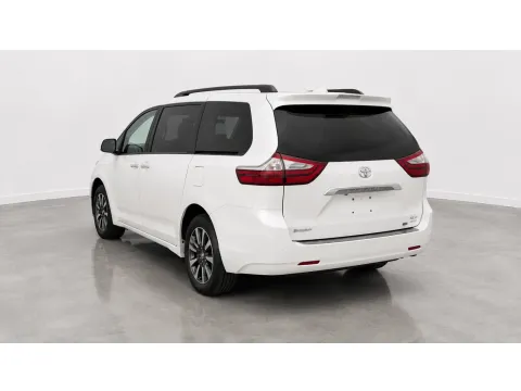 More photos of 2018 Toyota Sienna Limited Premium 7-Passenger at BLVD Auto Inc, FL