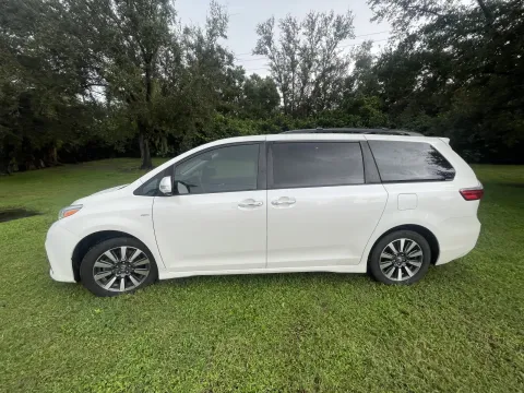 More photos of 2018 Toyota Sienna Limited Premium 7-Passenger at BLVD Auto Inc, FL