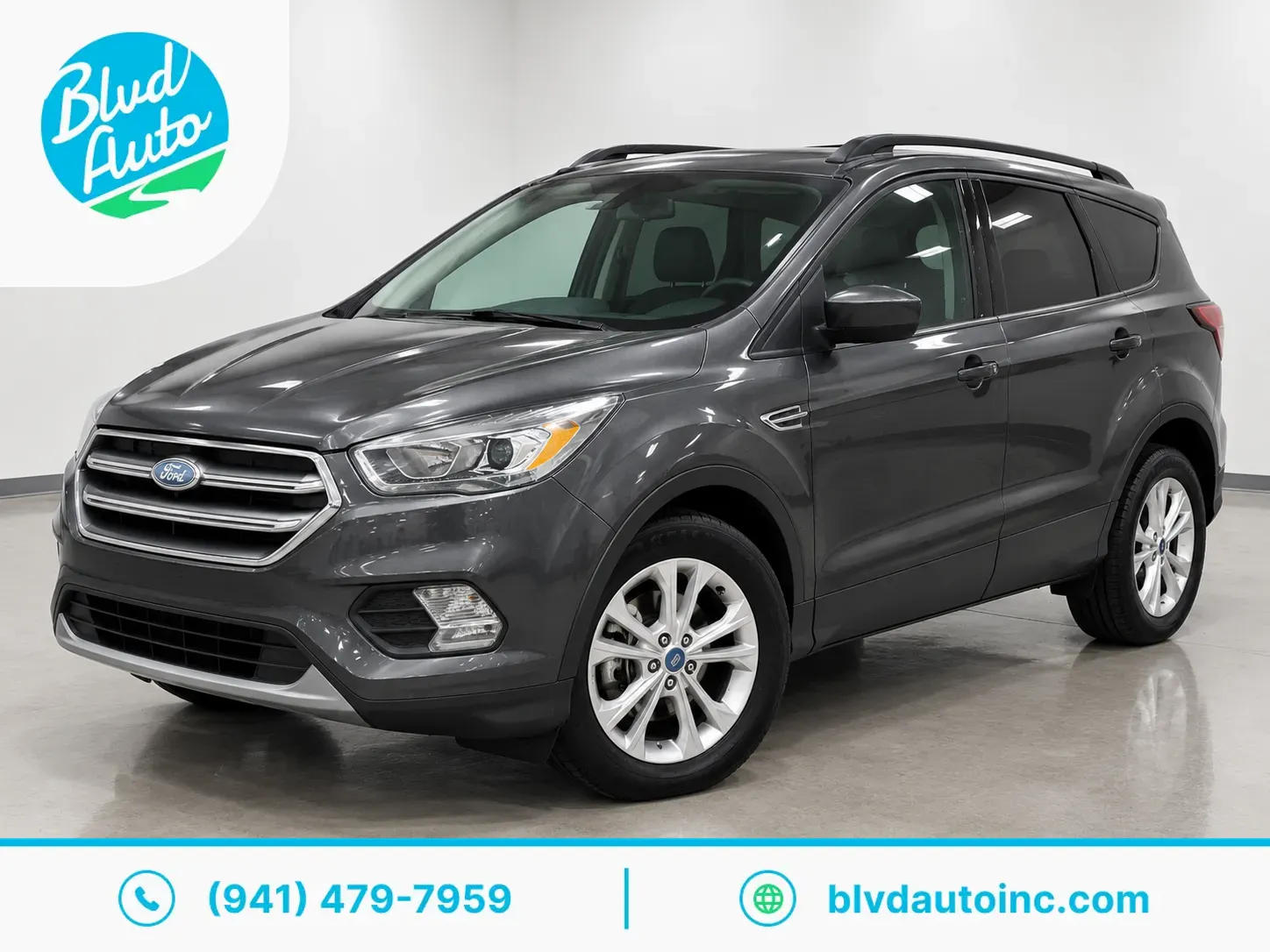 Gray 2017 Ford Escape SE for sale in Bradenton, FL