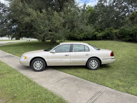More photos of 2001 Lincoln Continental at BLVD Auto Inc, FL