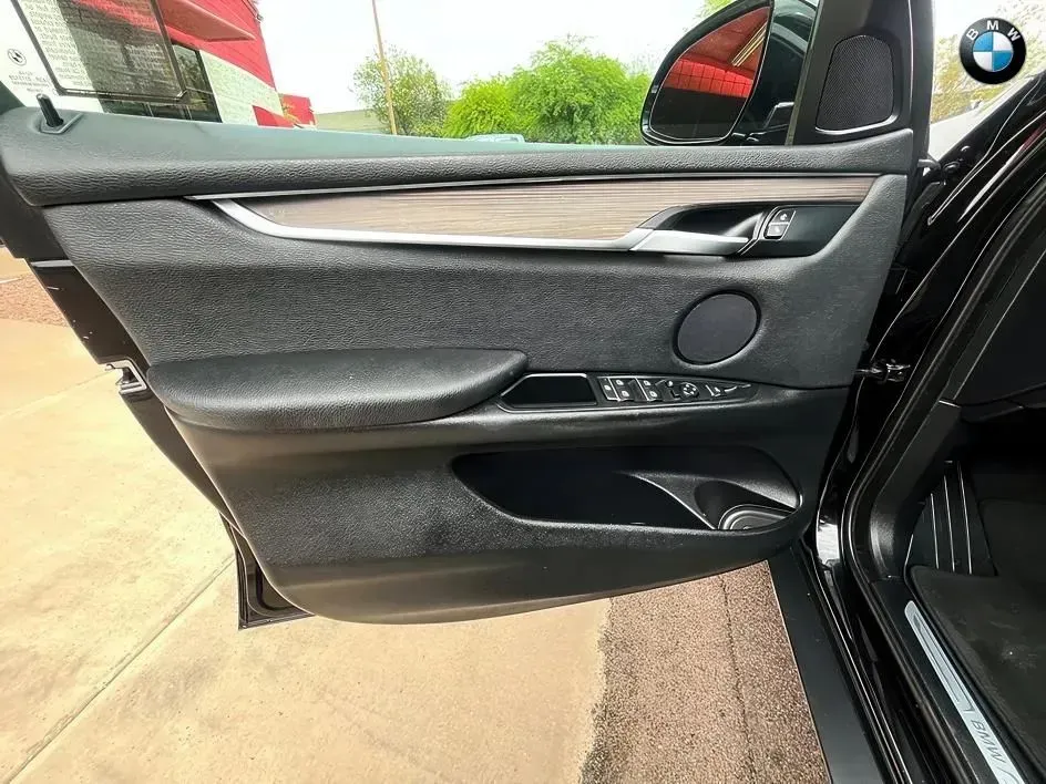 BMW X5 photo 8
