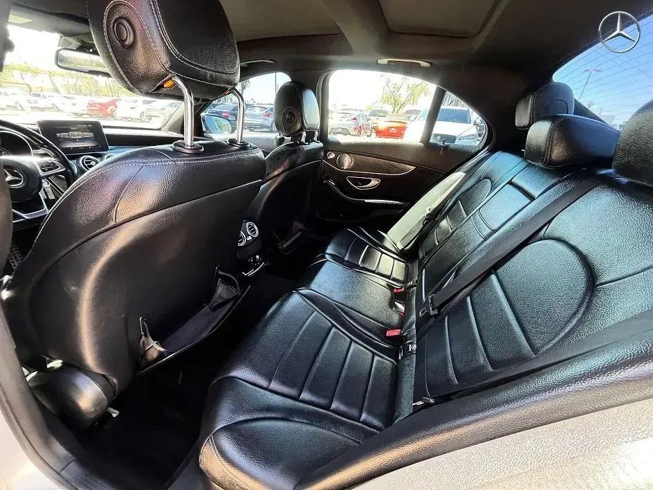 Mercedes-Benz C-Class photo 11