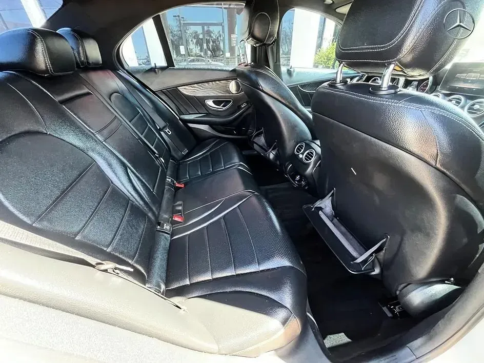 Mercedes-Benz C-Class photo 16