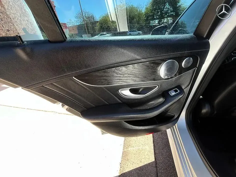 Mercedes-Benz C-Class photo 12