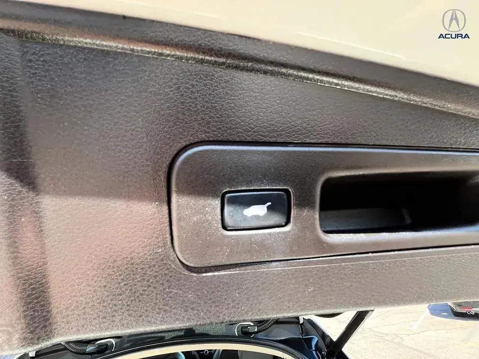 Acura MDX photo 11