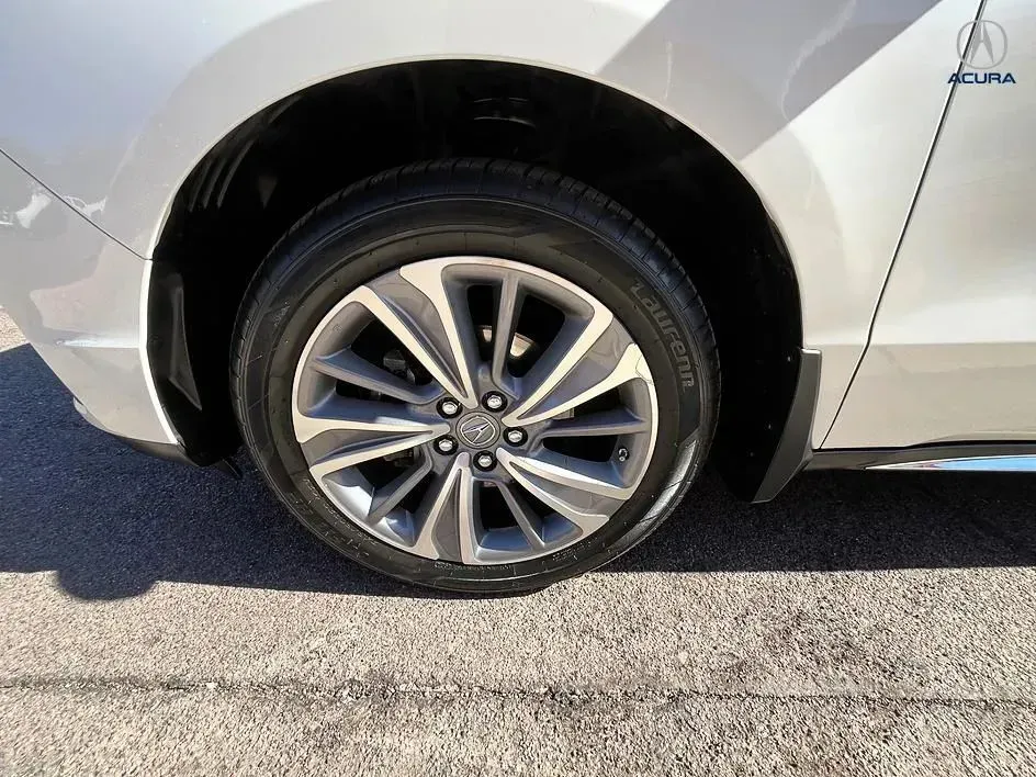 Acura MDX photo 17