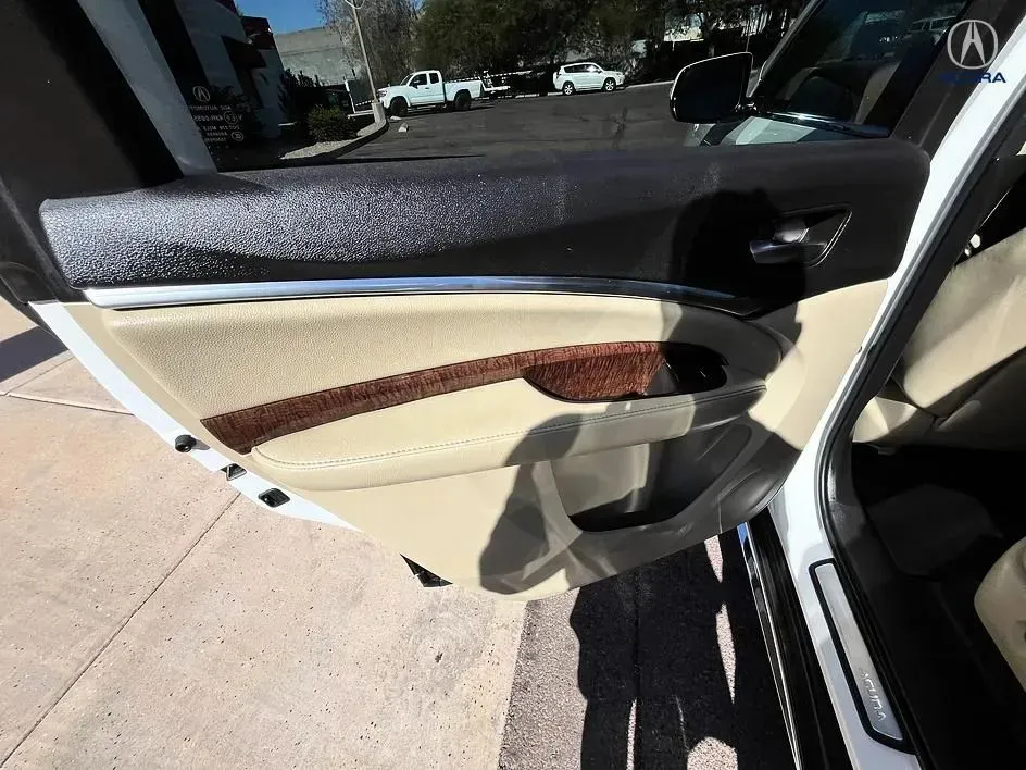 Acura MDX photo 8