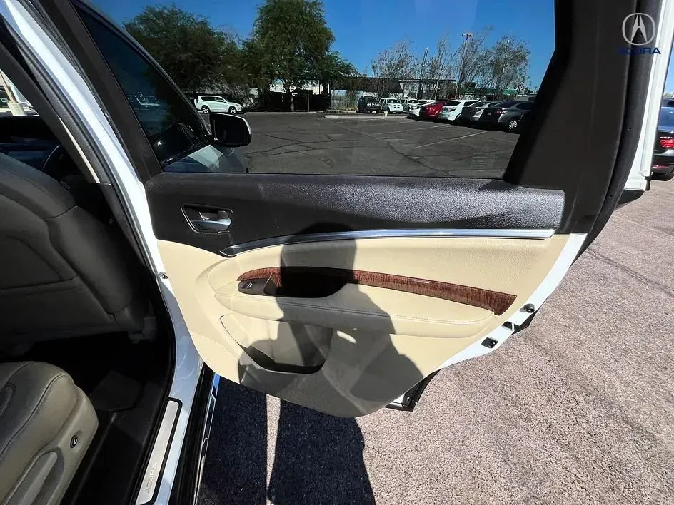Acura MDX photo 15
