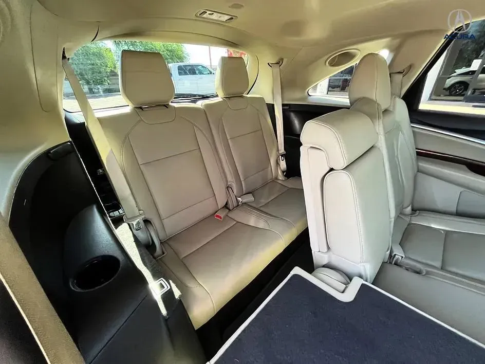 Acura MDX photo 16