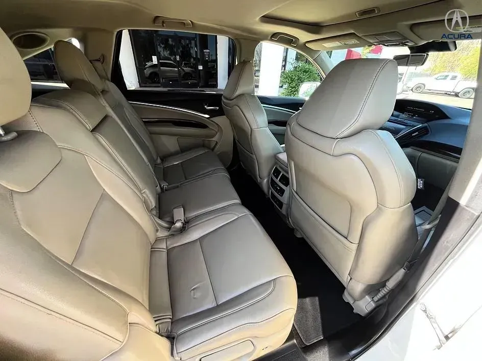 Acura MDX photo 14