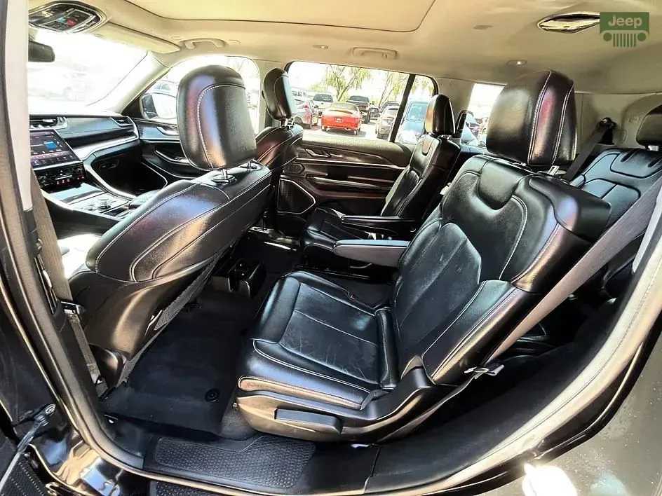 Jeep Grand Cherokee L photo 11