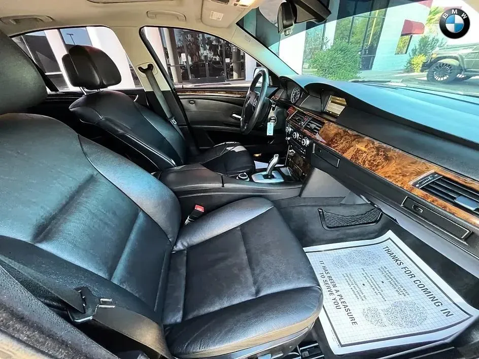 BMW 5 Series photo 14