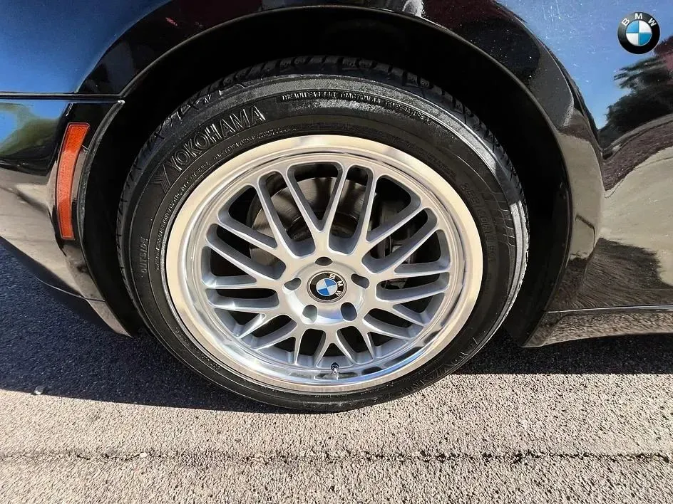 BMW 5 Series photo 18