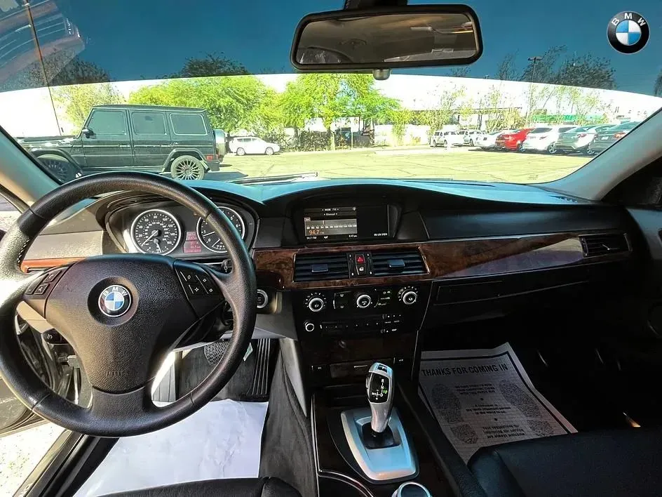 BMW 5 Series photo 25