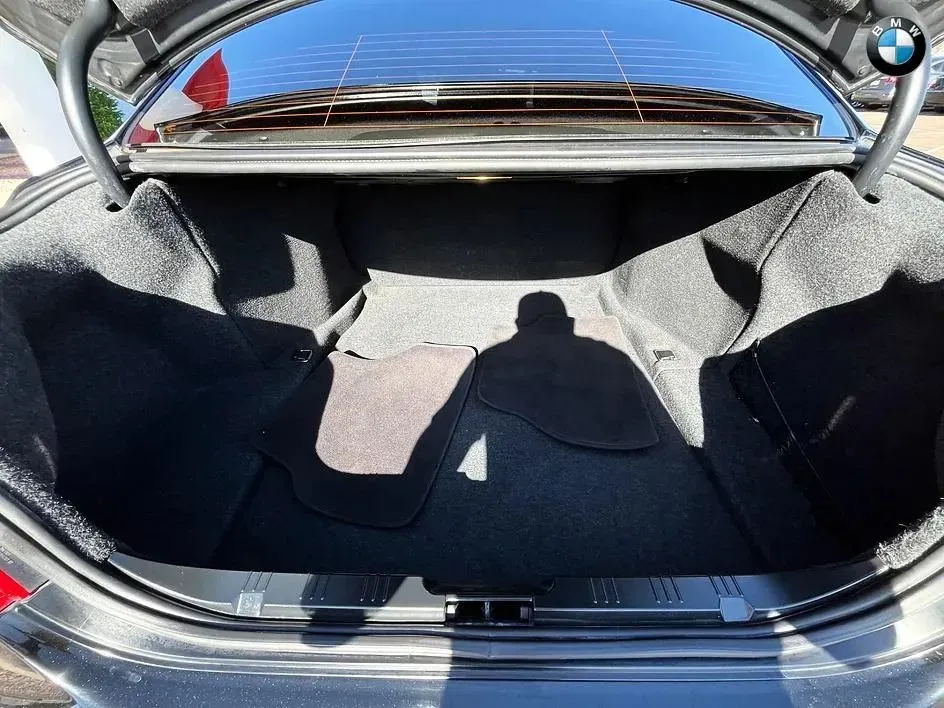 BMW 5 Series photo 13