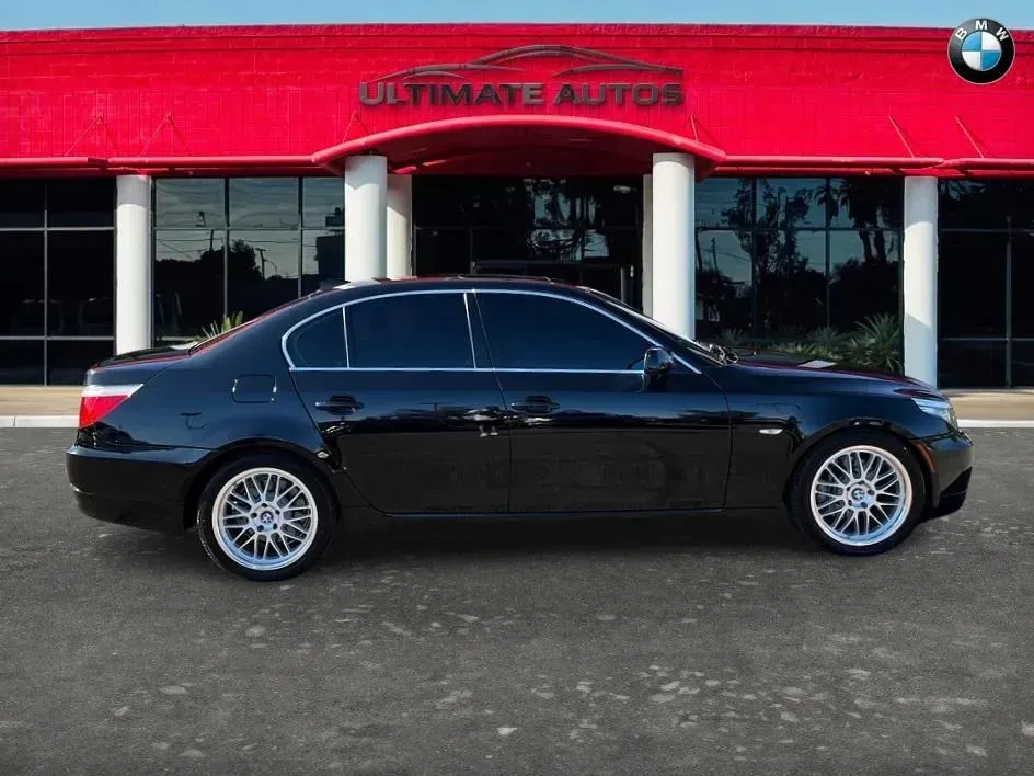 BMW 5 Series photo 5