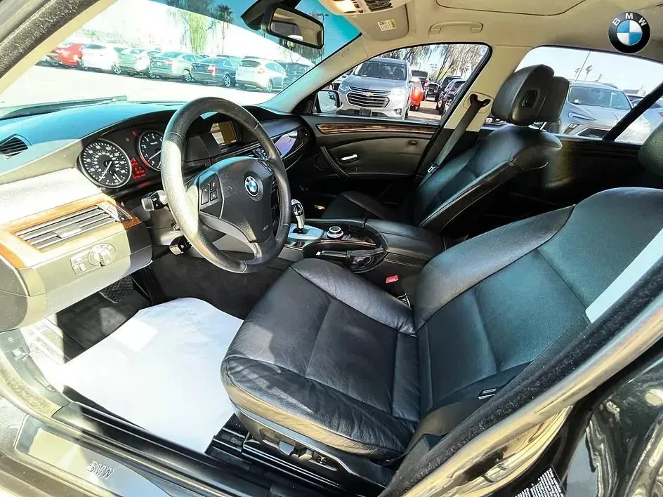 BMW 5 Series photo 9