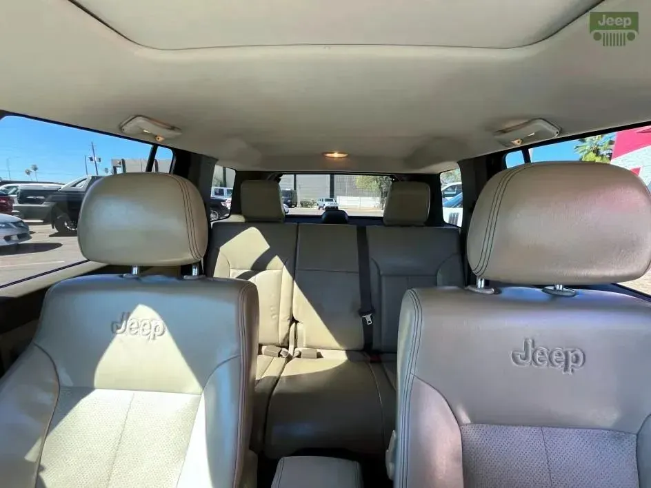 Jeep Liberty photo 14