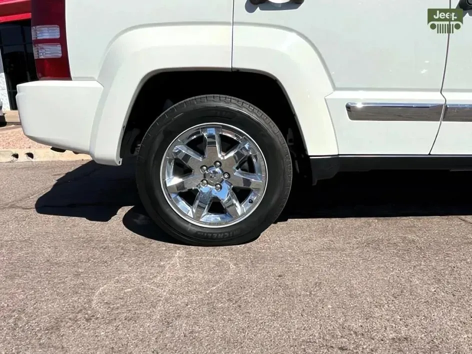 Jeep Liberty photo 23