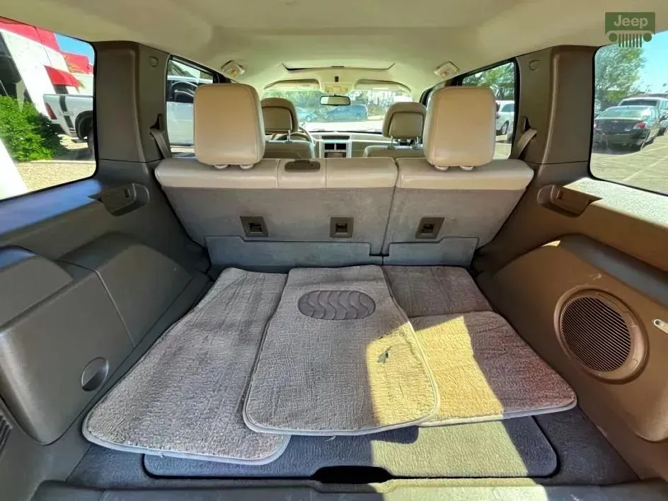 Jeep Liberty photo 19