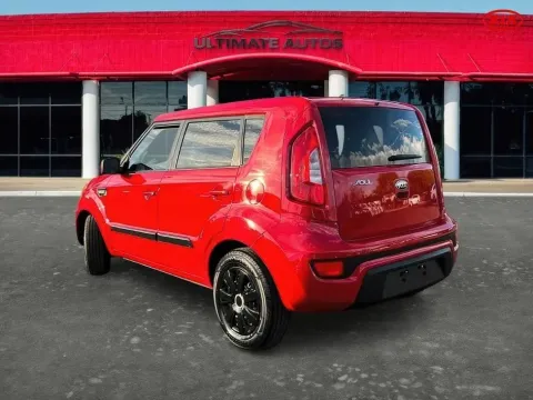 More photos of 2013 Kia Soul Wagon 4D at Ultimate Autos, AZ