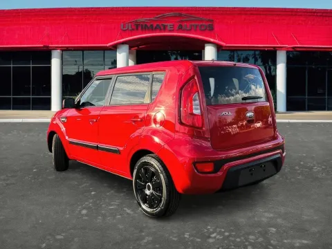 More photos of 2013 KIA Soul Wagon 4D at Ultimate Autos, AZ
