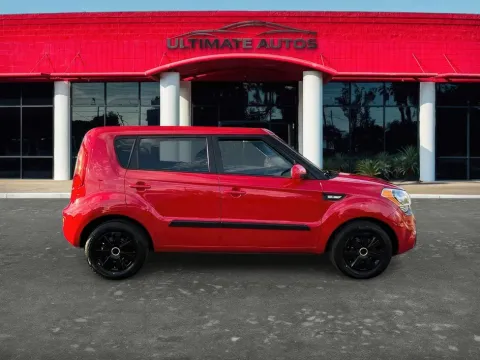 More photos of 2013 KIA Soul Wagon 4D at Ultimate Autos, AZ