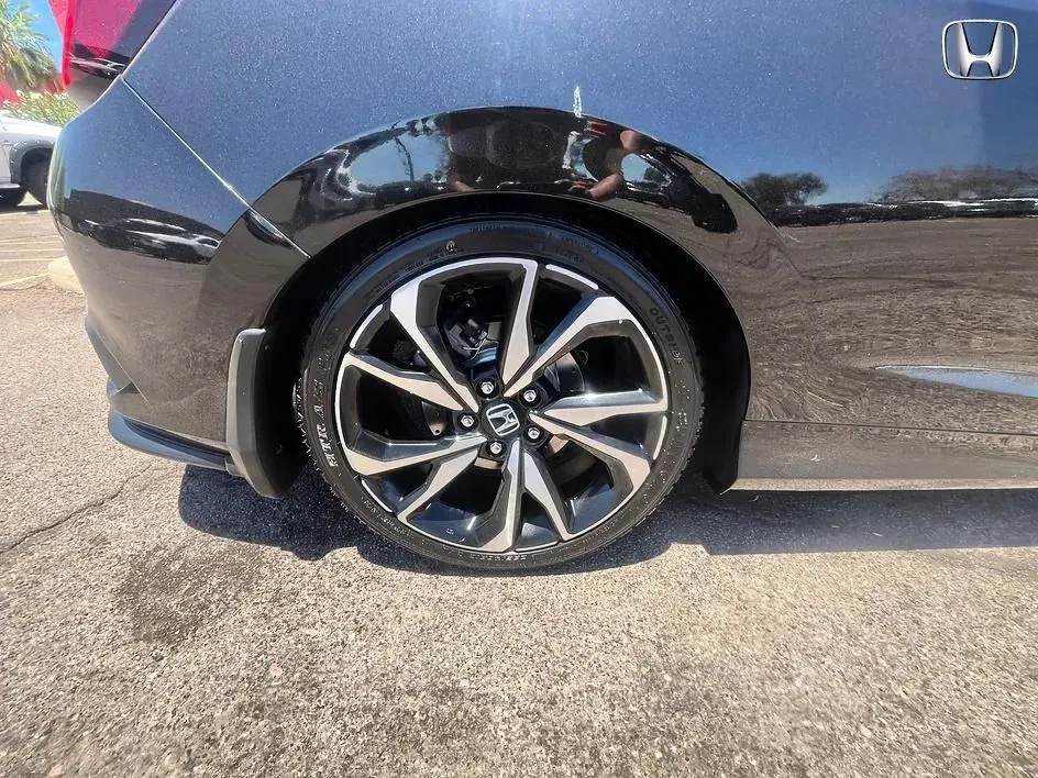 Honda Civic photo 17