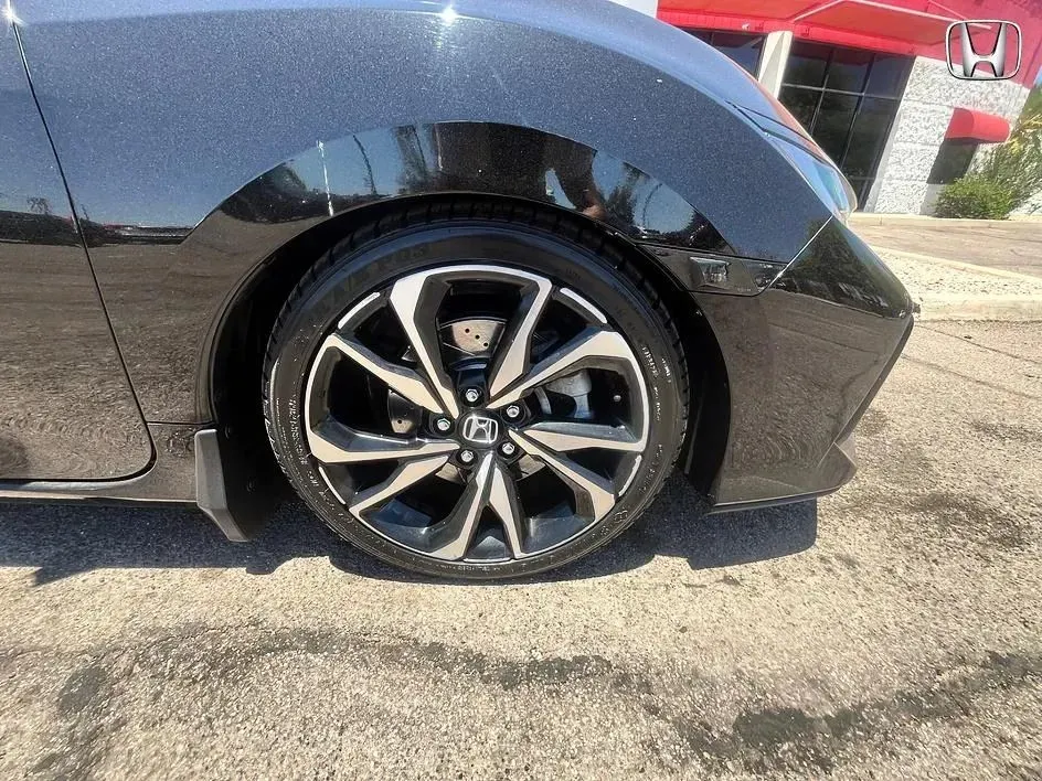 Honda Civic photo 18