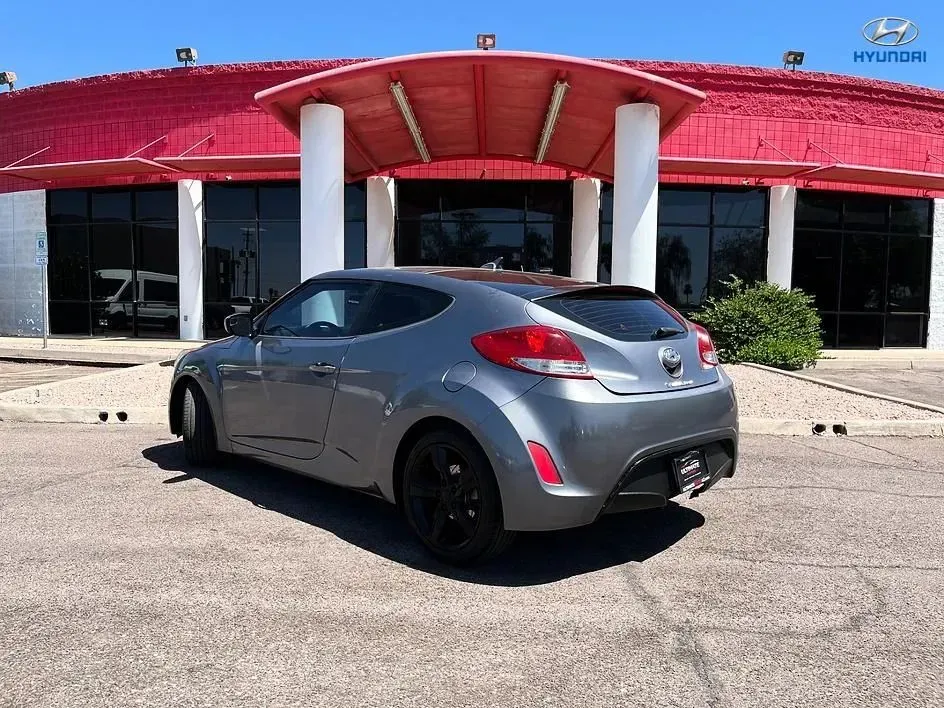Hyundai Veloster photo 4