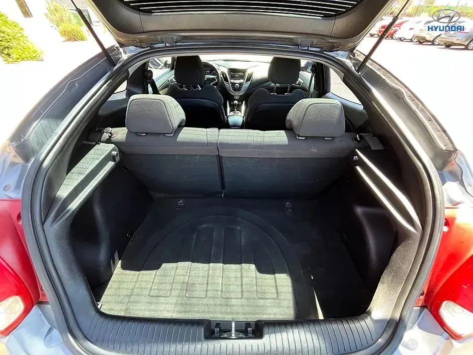 Hyundai Veloster photo 14