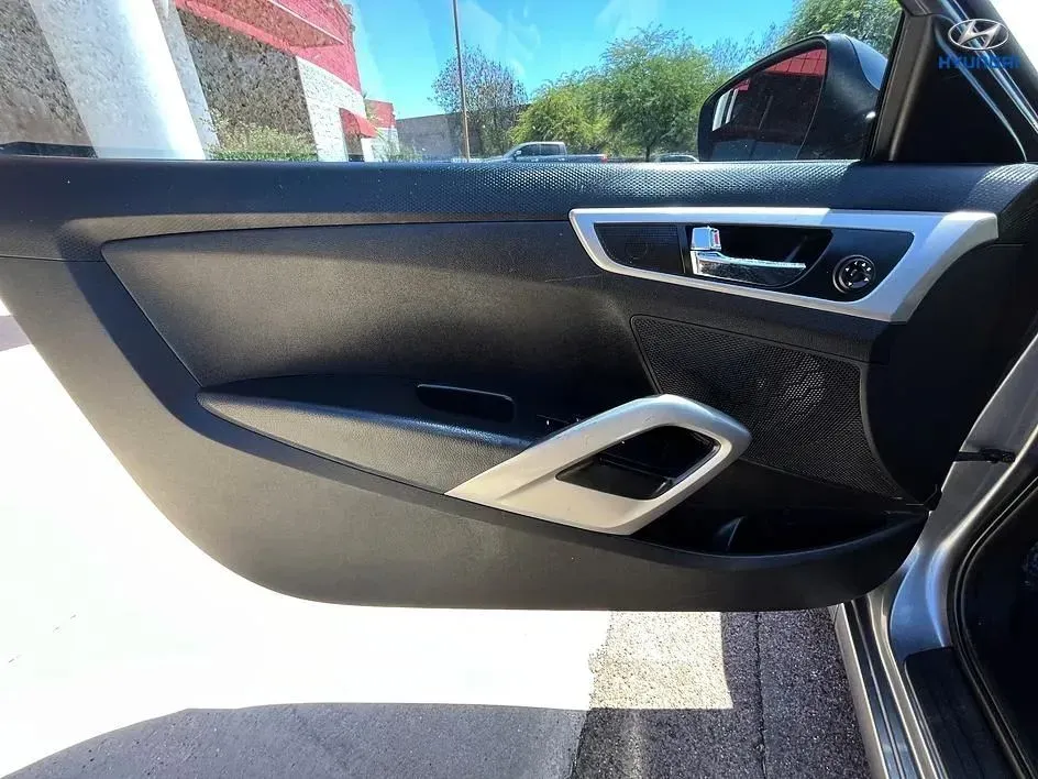 Hyundai Veloster photo 10