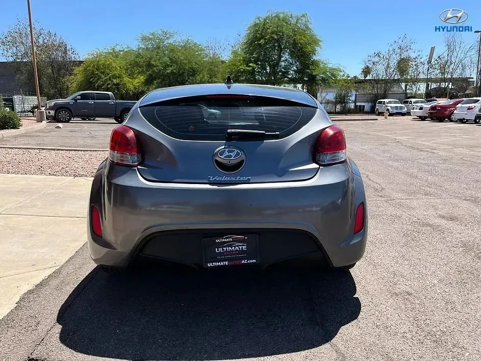 Hyundai Veloster photo 6
