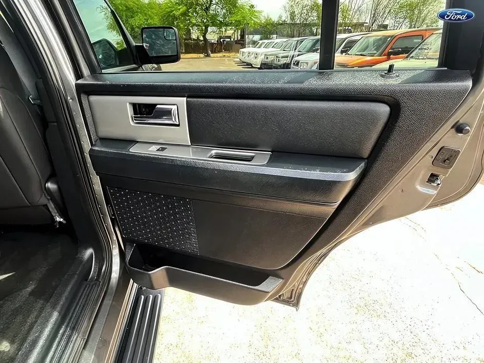 Ford Expedition photo 19