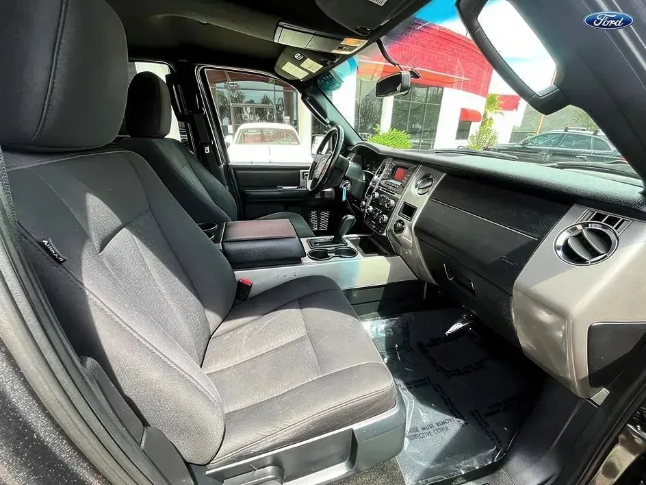 Ford Expedition photo 16