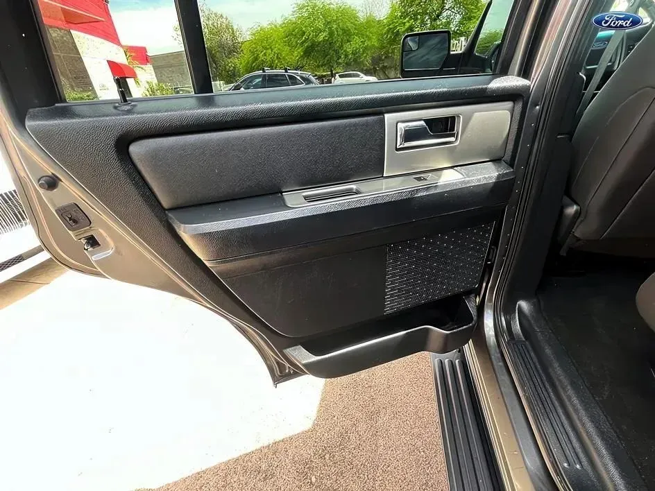 Ford Expedition photo 12