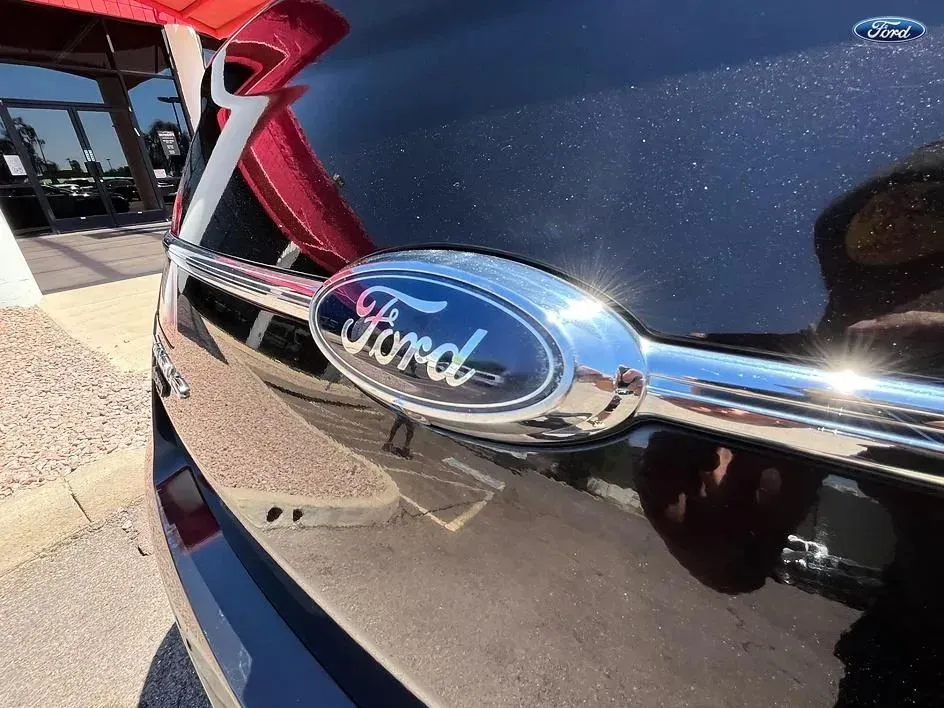 Ford Taurus photo 23