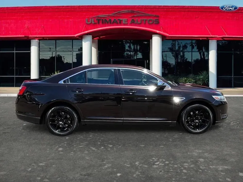 Ford Taurus photo 5
