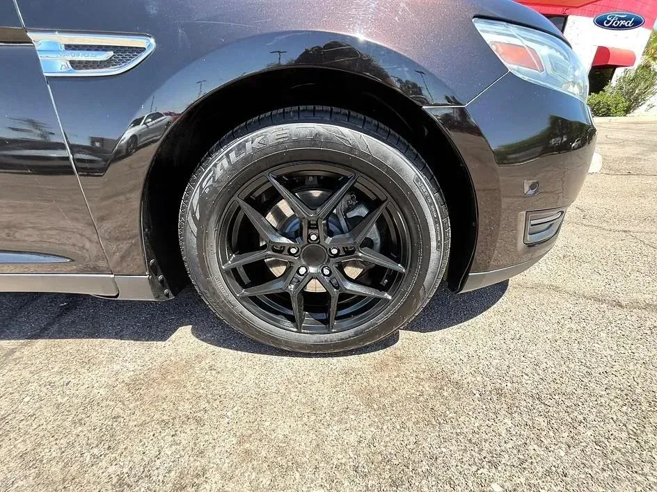 Ford Taurus photo 21